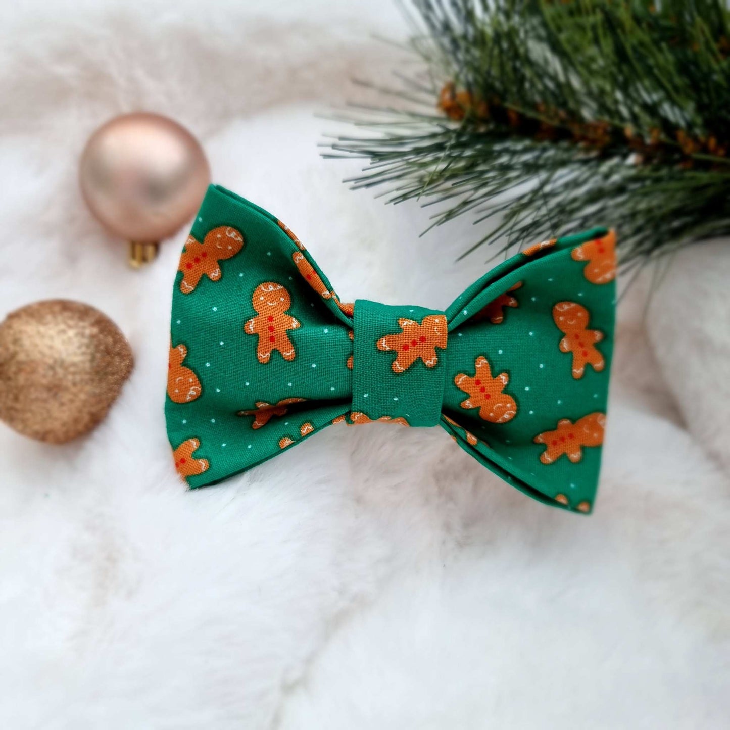 Green Christmas Gingerbread dog bow