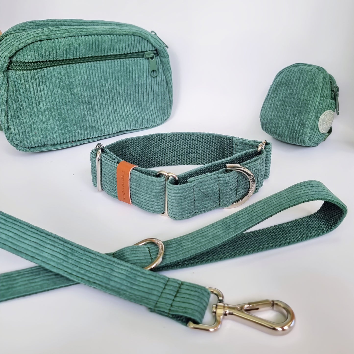 Dog walking bag - Green corduroy