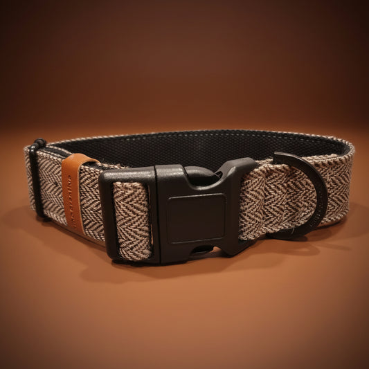 Dog collar with a black buckle and tweed pattern